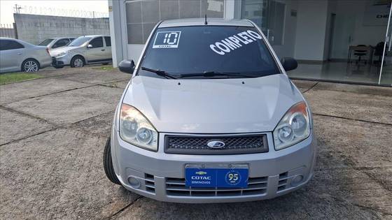FORD FIESTA 1.0 MPI HATCH 8V FLEX 4P MANUAL